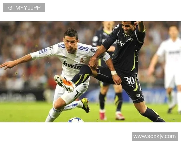 足球明星风采尽显墙面装饰艺术打造个性空间的完美选择